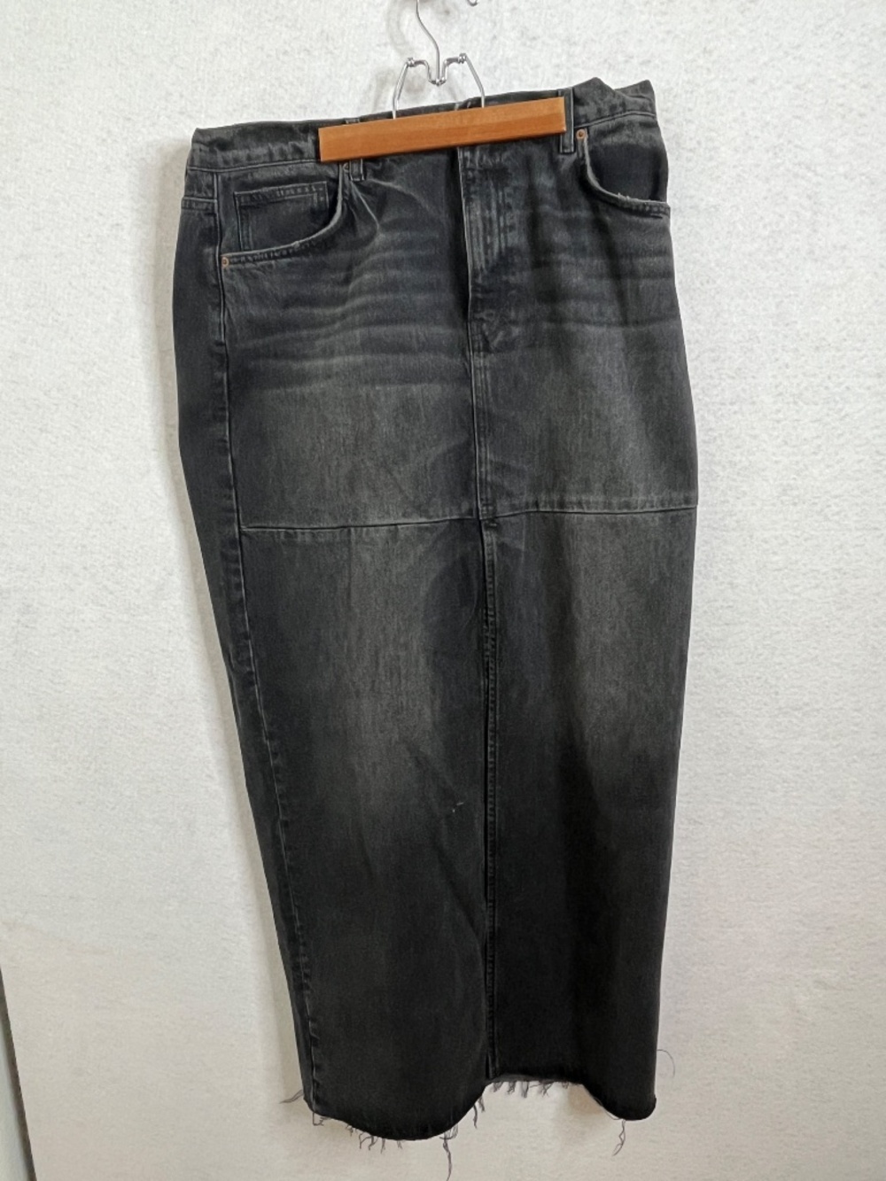 Reformation Jeans Black Denim Midi Skirt Raw Hem Front Slit Size 31 - Picture 7 of 7